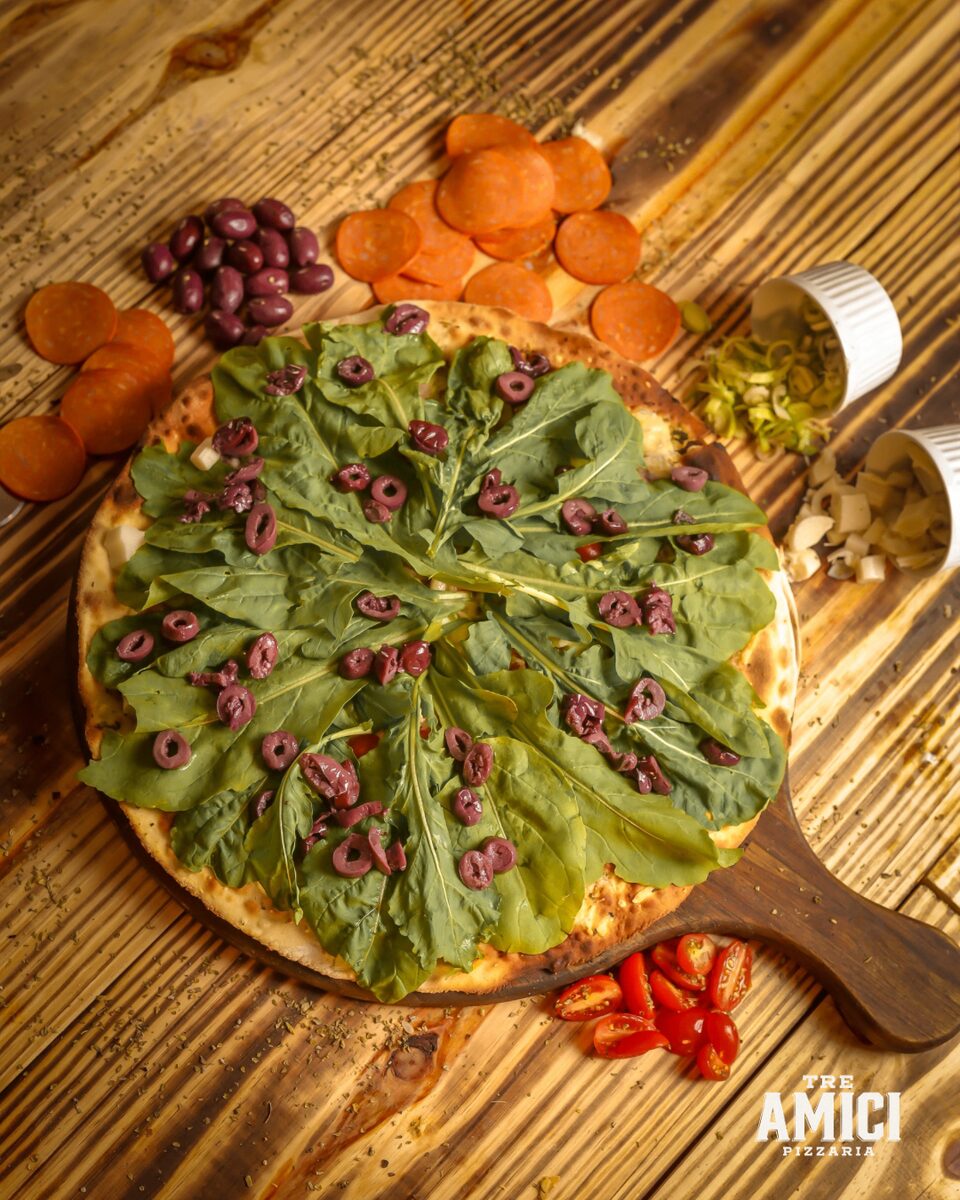 Pizza Sorella Pepperoni · massa fininha e crocante
